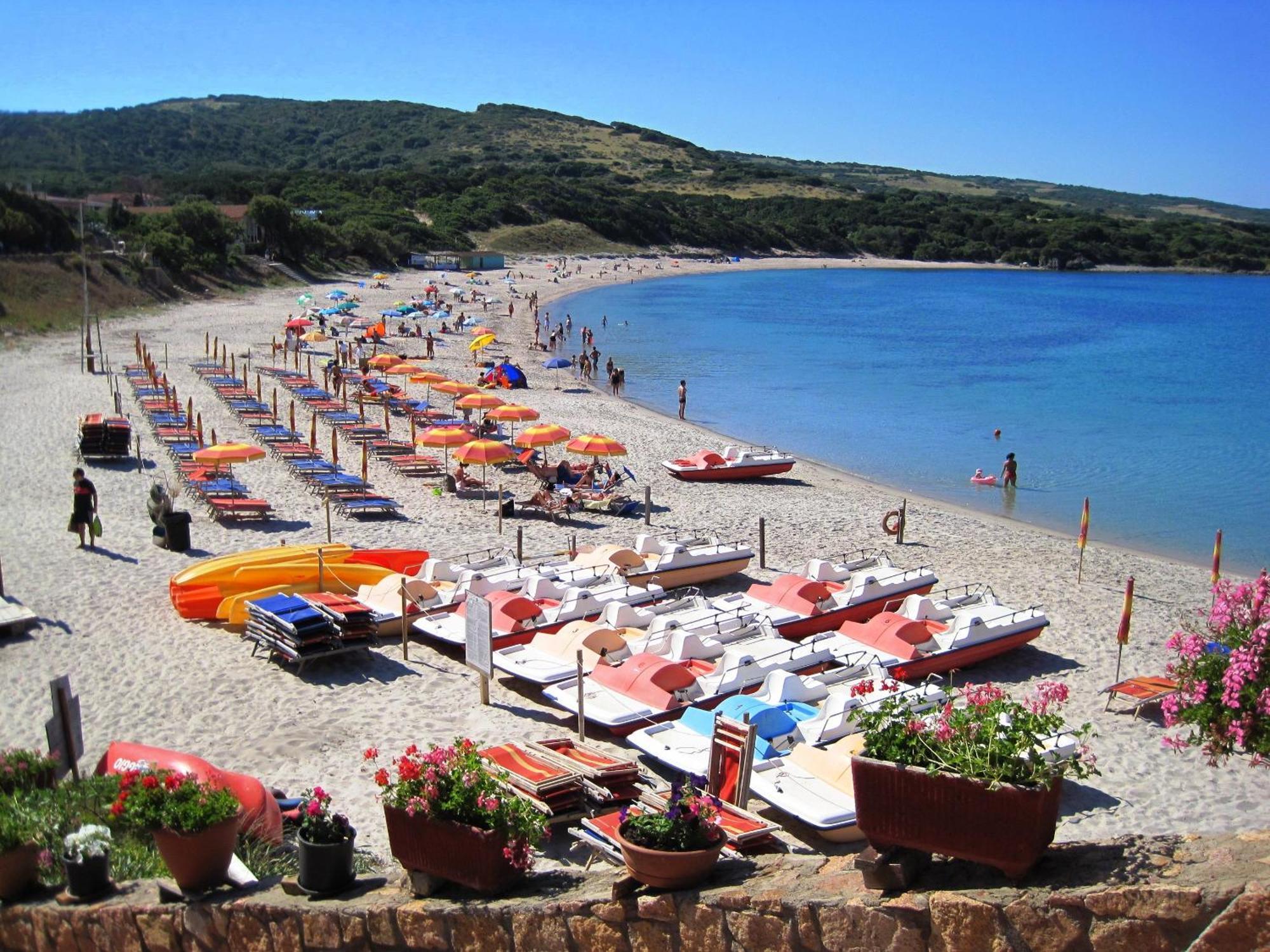 Appartamenti Ideal Isola Rossa Esterno foto